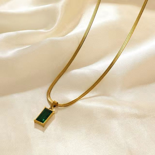 Emerald Grace – Gold Pendant Necklace
