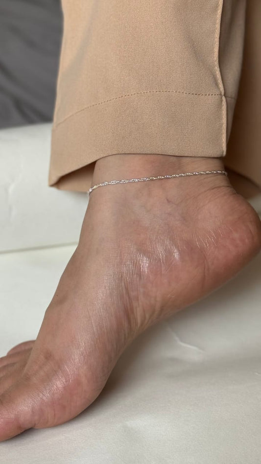 Twisted Elegance Silver Anklet