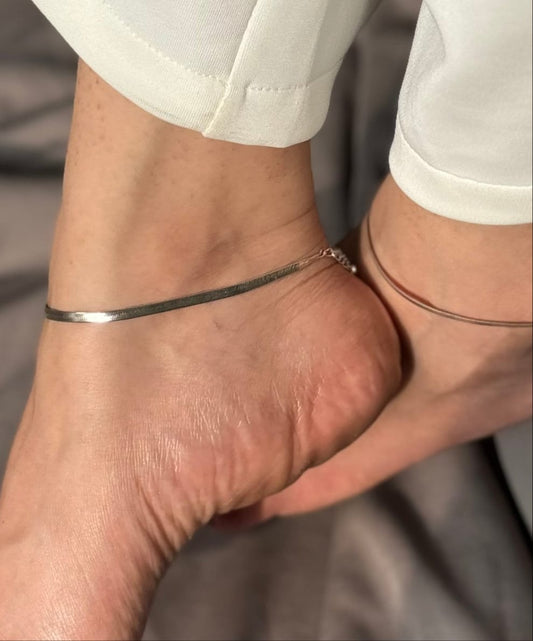 Sleek Silver Serpent Anklet